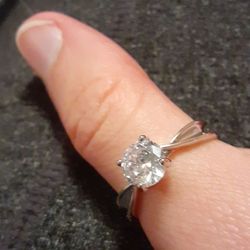 Beautiful ring size 9