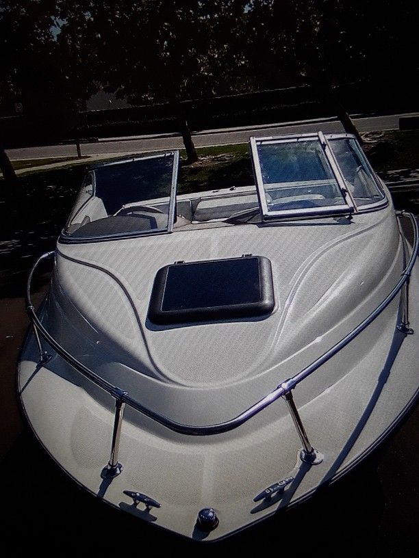 BOAT 2003 Bayliner...super Clean 