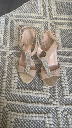 DAVID'S BRIDAL Pearl and Crystal T-Strap Heal