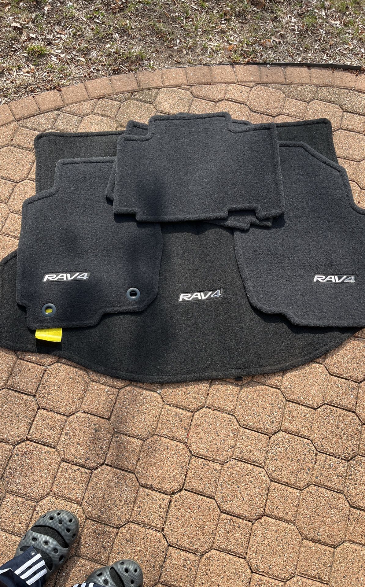 Toyota Rav4 Mats Set 