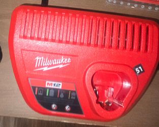 M12 charger