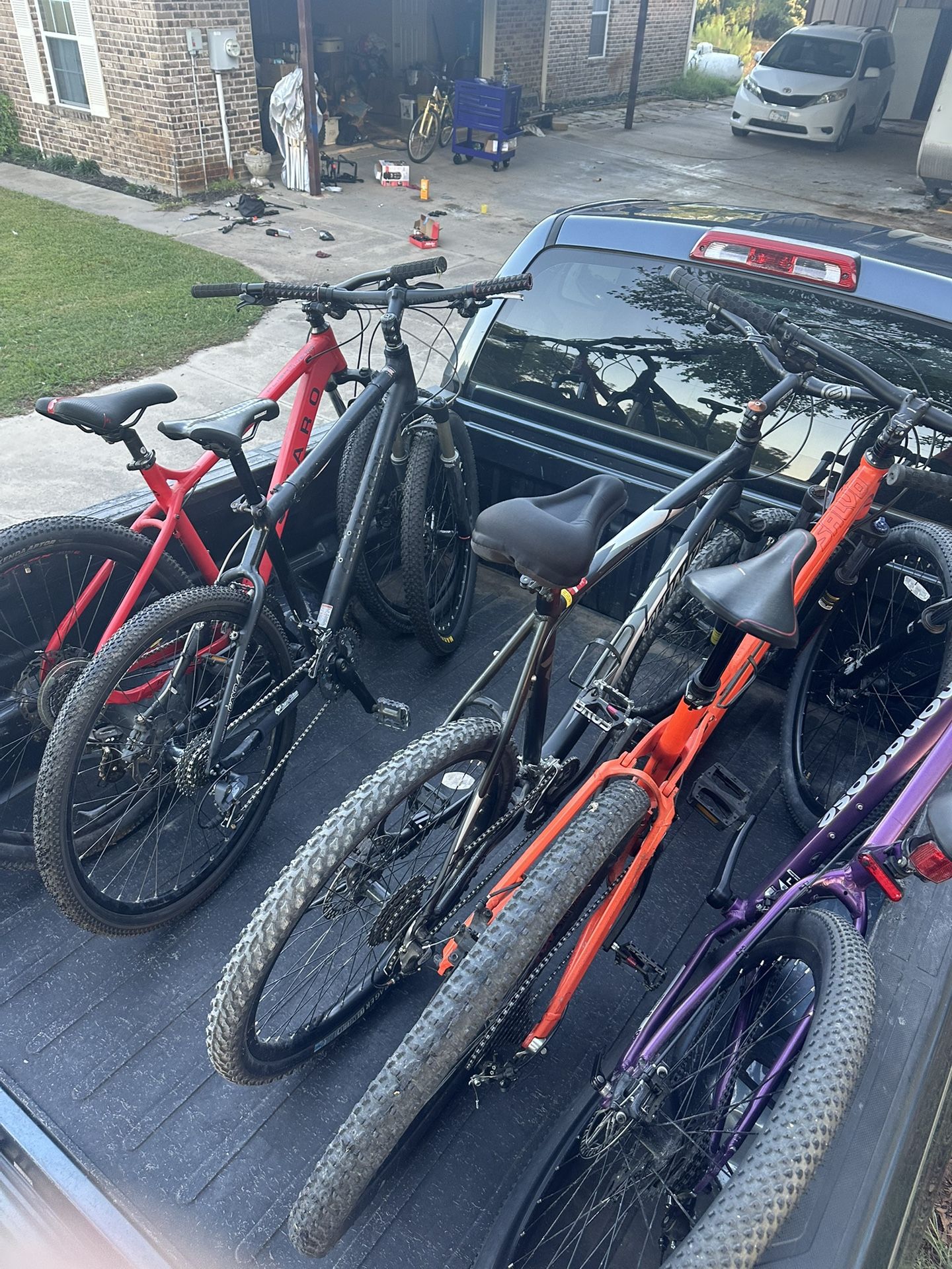 Mountain bikes cannondale, haro, mongoose