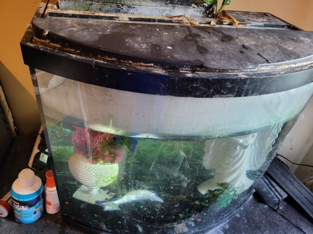 Aquarium 26 Gallon with Lid and Filter