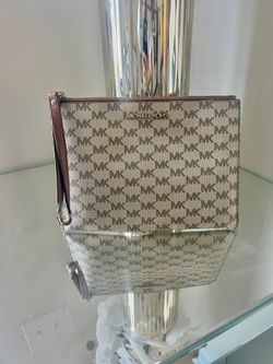 Michael Kors Wristlet