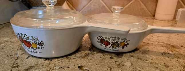 Seo of 2 Spice of Life soup dishes with Pyrex lids