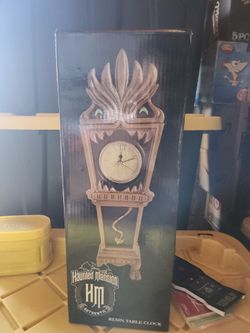 Disneys Haunted mansion table top resin clock
