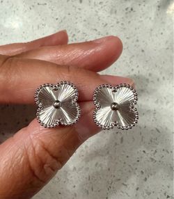 Clover earrings
