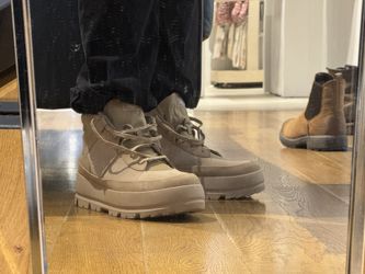 Ugg boots -Lug chalks