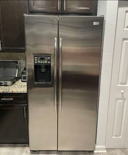 Refrigerator GE