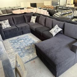 BLACK U SHAPED SECTIONAL SOFA 