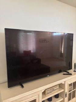 Philips smart TV 50 inch, with remote, works perfect