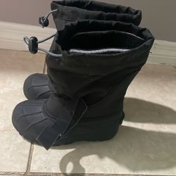 Columbia Snow Boots Size 2 Kids 