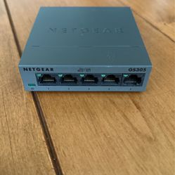 5 Port Network Switch Netgear GS305