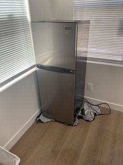 Avanti Small Fridge