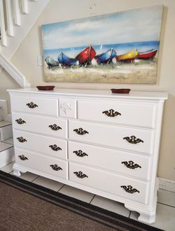 SOLID WOOD DRESSER EXCELLENT CONDITION DELIVERY AVAILABLE