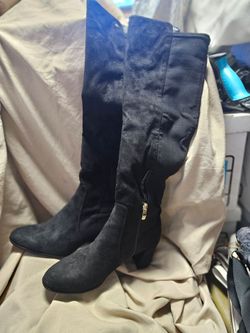 Black Suede Knee-High Heeled Boots
