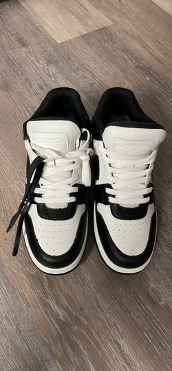 Off whites SIZE (44)(11US.)