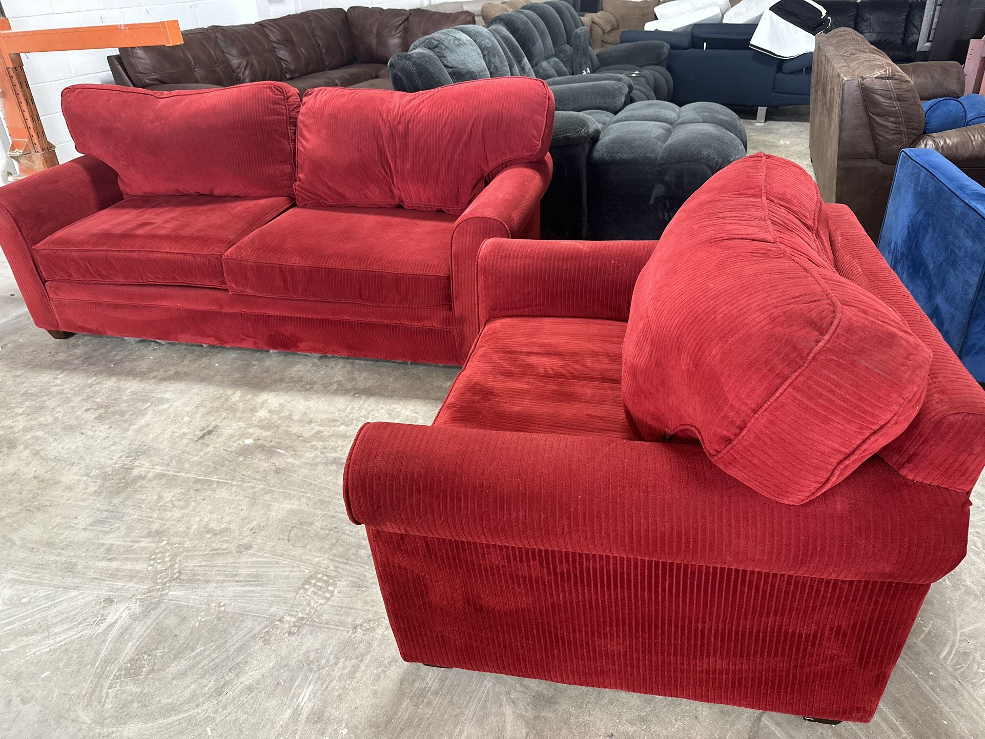 COUCH AND CHAIRS FREE DELIVERY 🚚