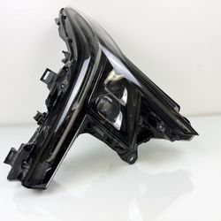 2025 CADILLAC CT5 RIGHT PASSENGER SIDE LED OEM HEADLIGHT Oem
