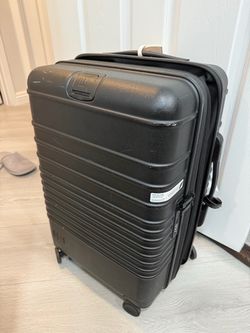 Beis Carry-On