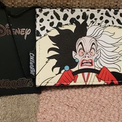 Disney Villains Cruella De Vil Cardholder Cakeworthy 