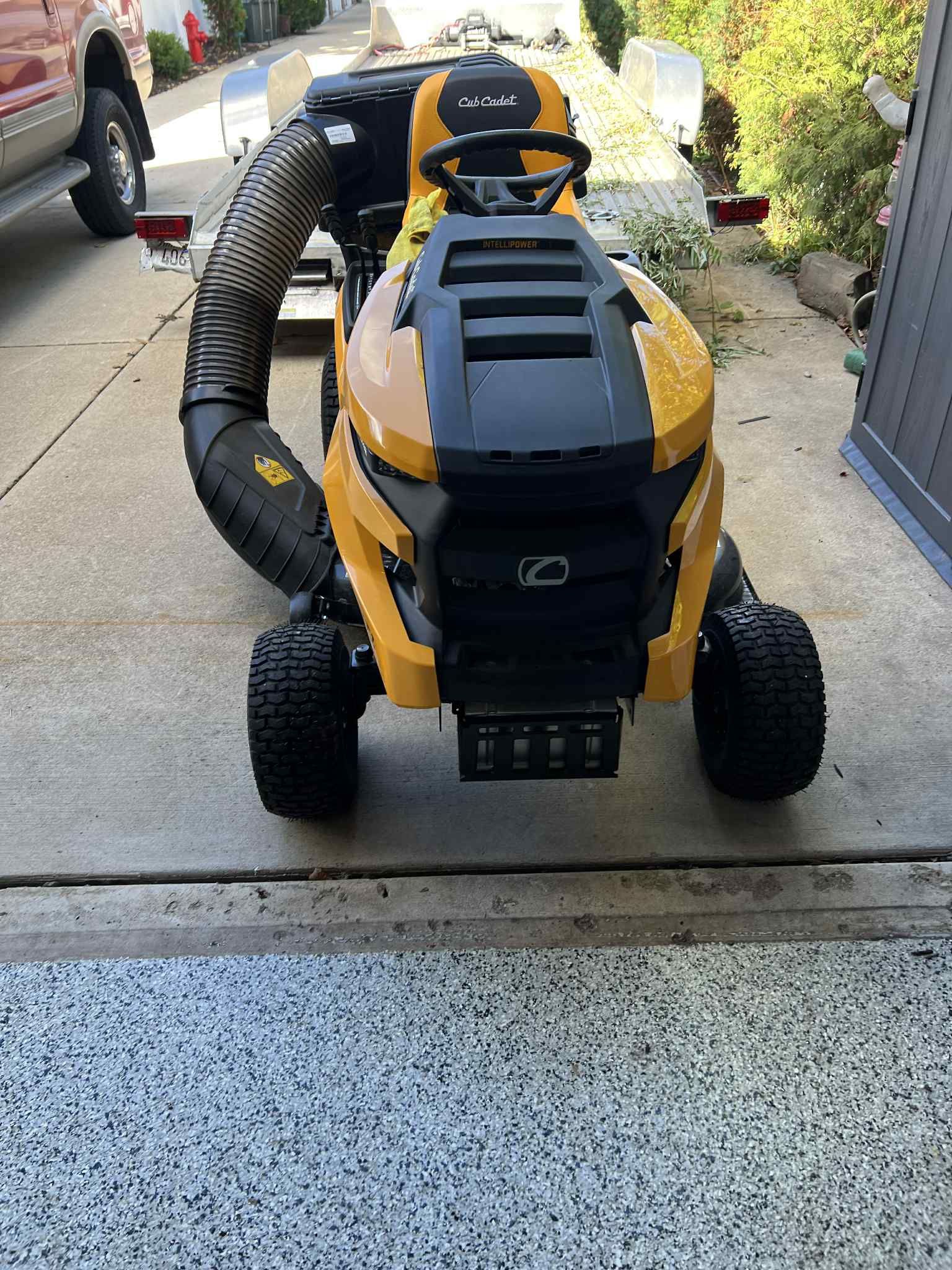 CUB CADET 42” RIDING LAWNMOWER