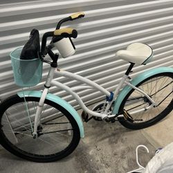 Beautiful White Green Beach Cruiser 26” Inch Girls Women’s Barely Used 