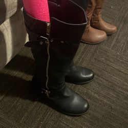 Black Boots 