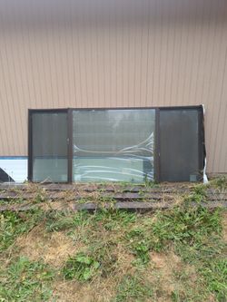 Black / Dark Bronze Window