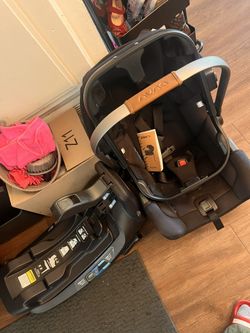 Nuna Car seat Base And Stroller Adpter 