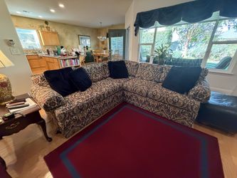 L Shaped Couch Corner Sectional by Drexel Heritage Floral Pattern 5-seater