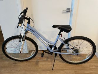 Preowned Roadmaster Granite Peak Women’s 24” 18 speed mountain bike