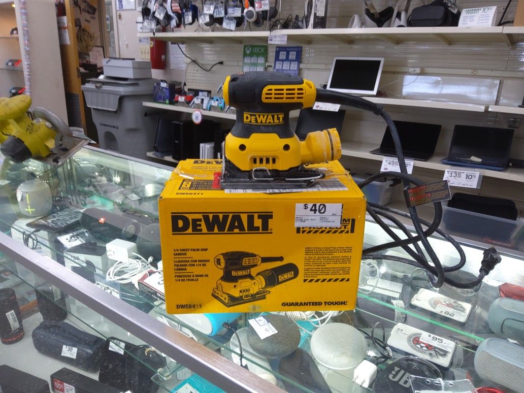 Dewalt Palm Sander