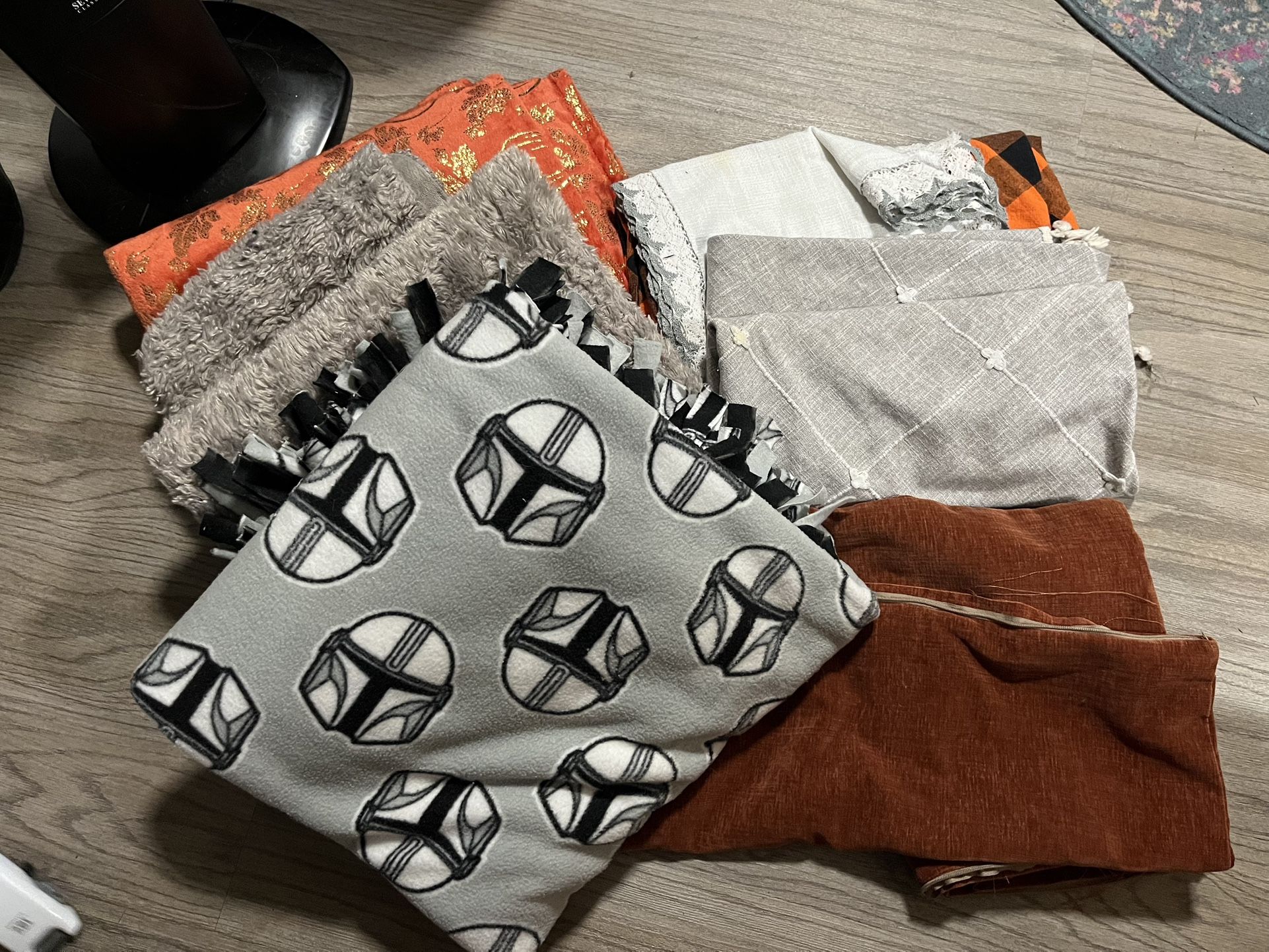 FREE blankets and table cloths