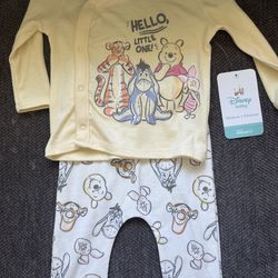 Winnie the Pooh baby outfit - 6/9 mo