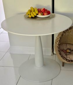 Kitchen table (35 inches wide)
