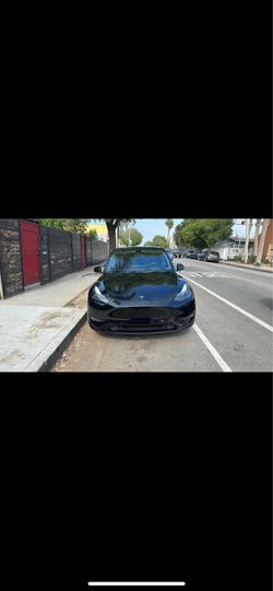 Tesla model Y 2022 performance