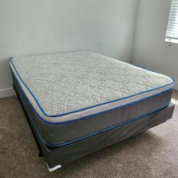 NEW QUEEN-SIZE PILLOW TOP MATTRESS AND BOX SPRING