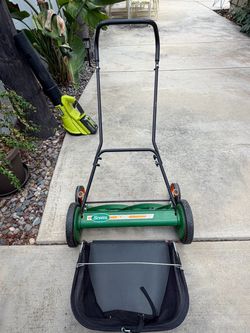 manual push lawnmower
