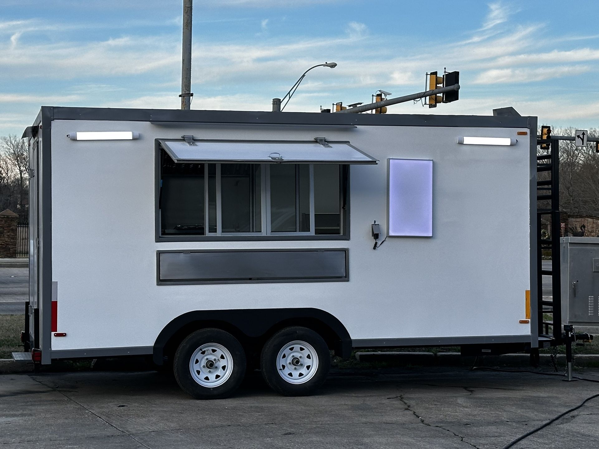 FOOD TRAILER 16Foot Long By 8Ft width By 7Ft Height 