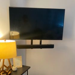 55 In Roku Tv With Roku Smart Sound Bar 