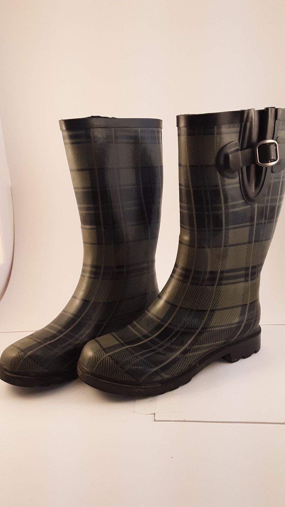 Size 7 womens Northside rain boots