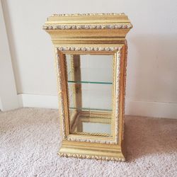 Creazioni Artistiche Gold Italian wood display case style, crafted in Italy Inner Glass Pieces