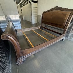 King wood And Leather Bed Frame 