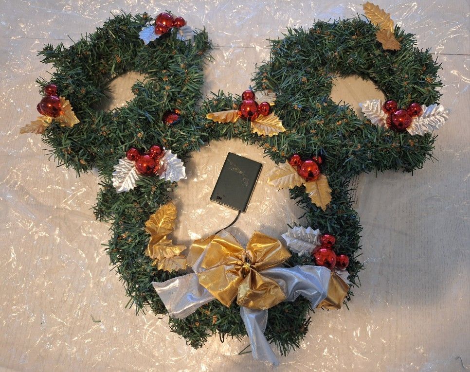 Disney Mickey Mouse Christmas Wreath