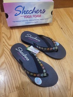 Skechers Women's Meditation Daisy Delight Navy Flip Flop Sandals Size 6 Navy