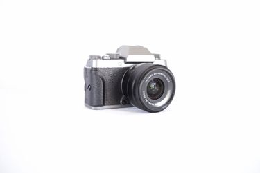 Fujifilm XT-100 mirrorless camera with 15-45 kit lens
