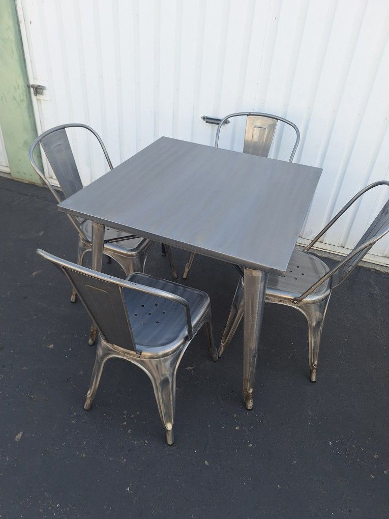 Square Bistro Table with Chairs