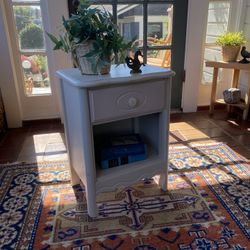 Sweet Vintage Pale Pink & White Wooden Nigthstand/End Table w/ Pretty Floral Pull, Scalloped Bottom