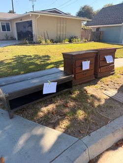 Curb alert-  Free dressers and coffee table